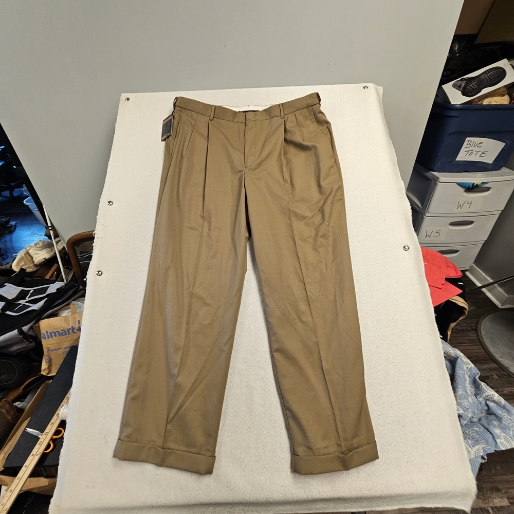 Haggar Success Factor Men Dress Pants 40x30 Tan Pleated Gabardine Expandable NEW